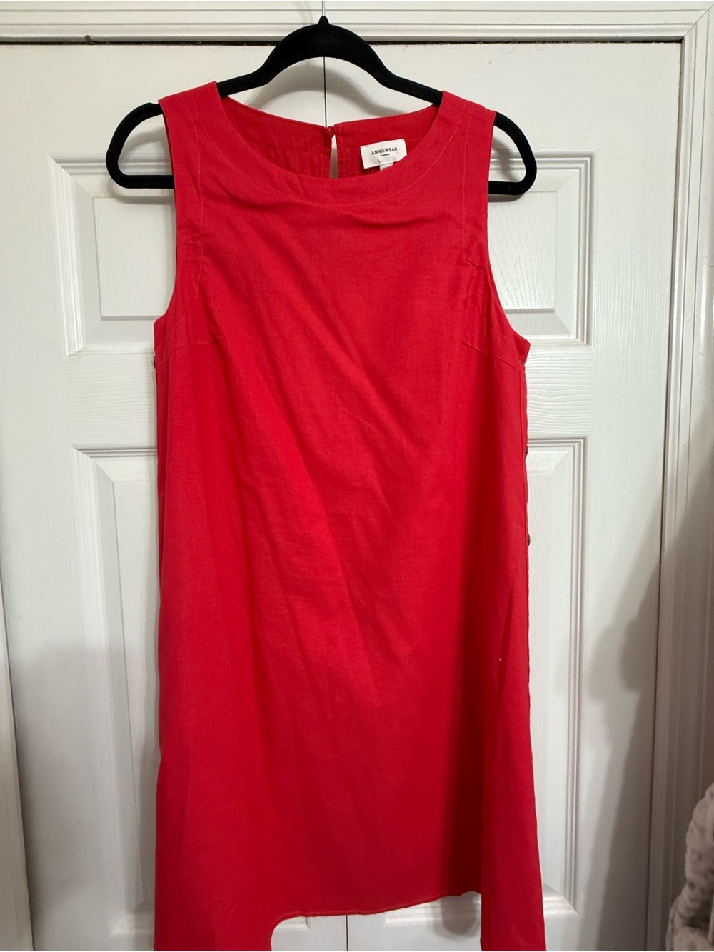 Red Sleeveless Shift Dress